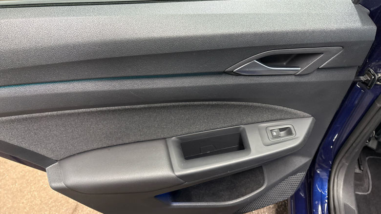 Volkswagen Golf 1.5 TSI 150 Life 5dr Petrol Hatchback